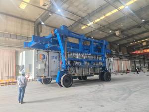 海泰制造-集裝箱跨運(yùn)車-SC80t-4.5m 現(xiàn)場實驗